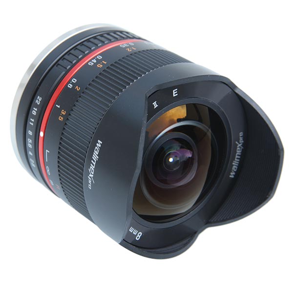 Das Walimex 8mm/2,8 Pro II Fisheye Objektiv mit Sony E Anschluss für Systemkameras